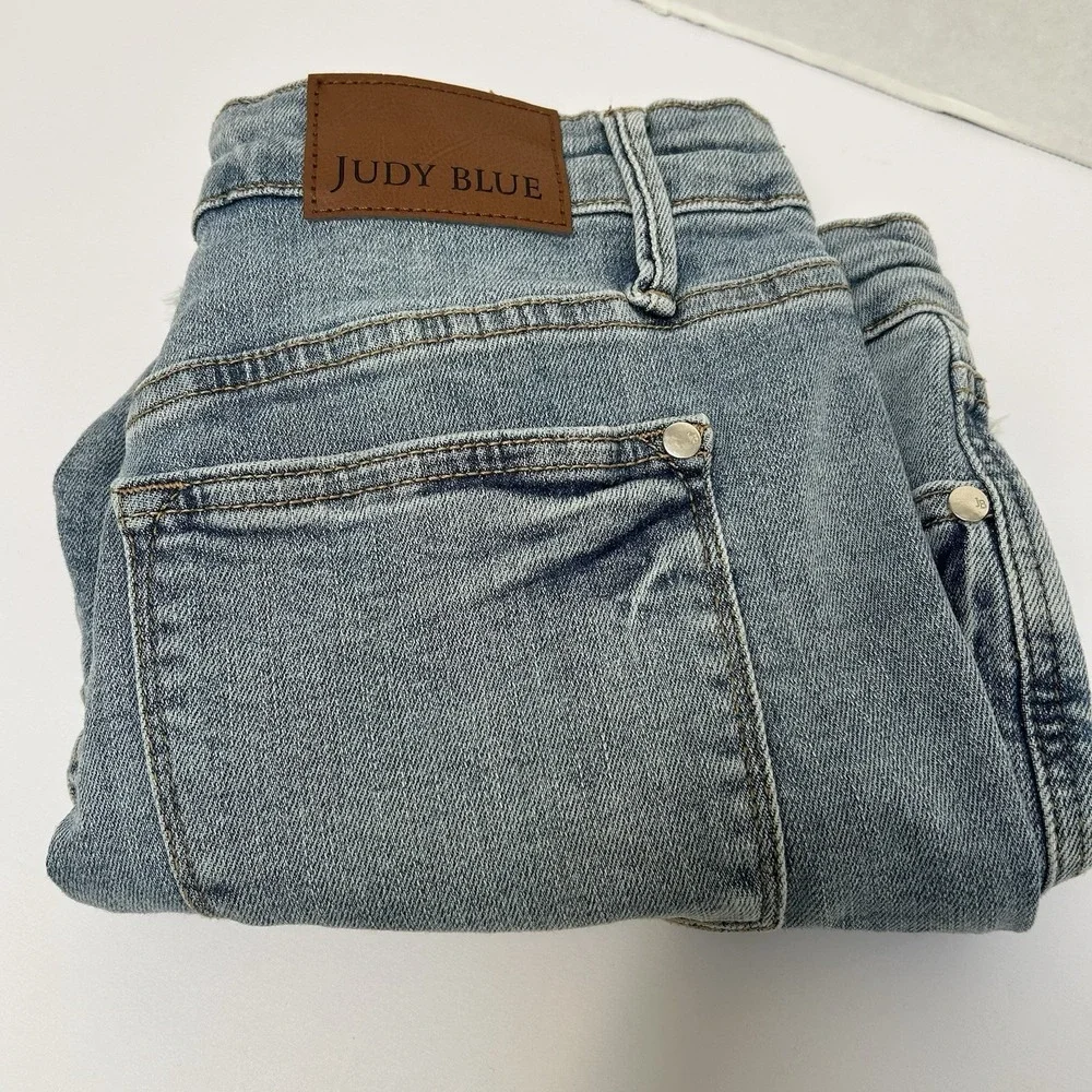 Judy Blue Hi-Rise Tummy Control Top Denim Jean Shorts Size Large Style #150331 - Picture 1 of 5